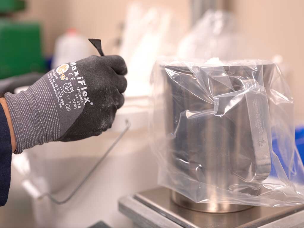 Powder coatings table formulation