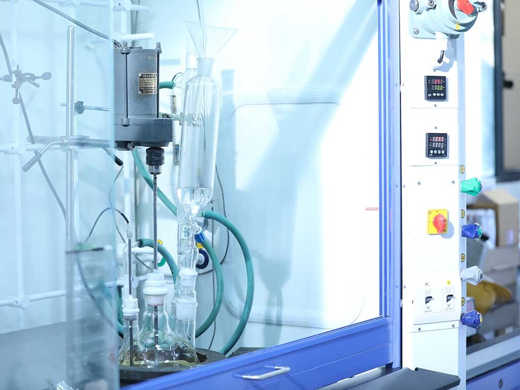 Polyesters in coating resins